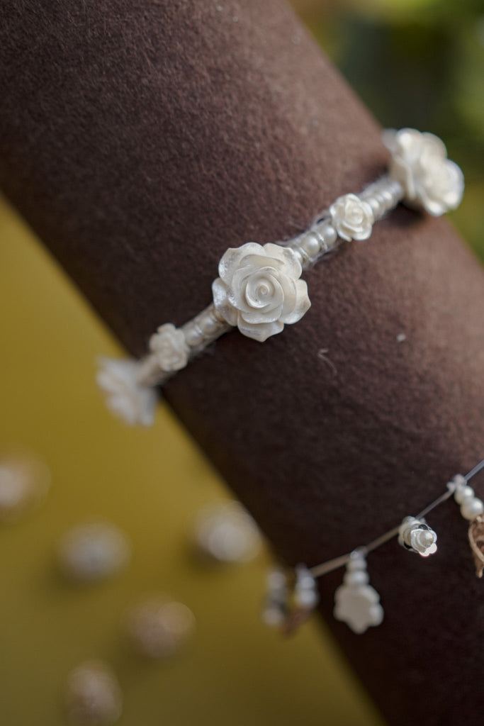 Anklet | Roses - CHAPTER 13