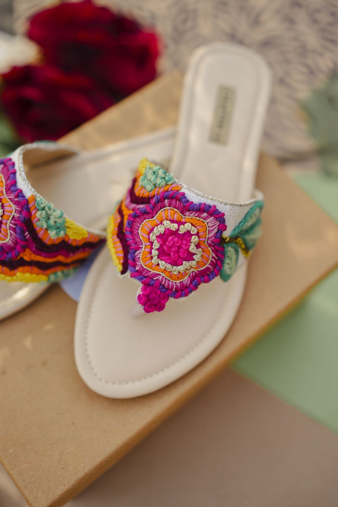 Chappals | Laado Raani - CHAPTER 13