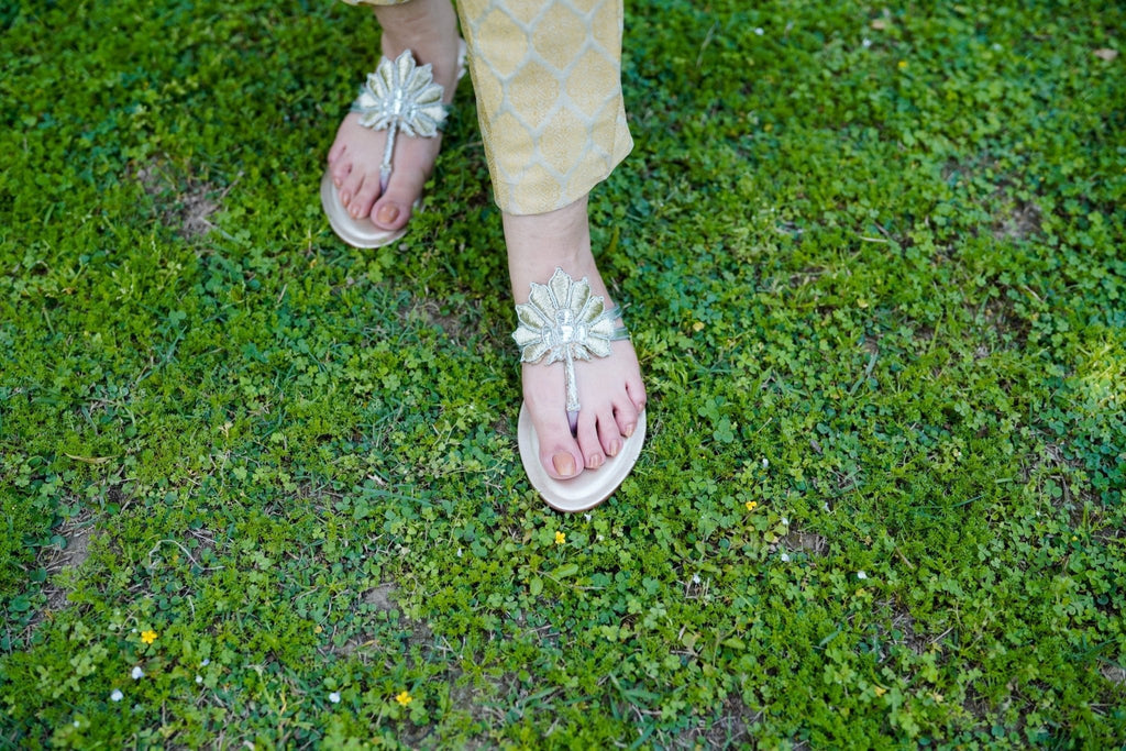 Fancy Chappal | Ganga Jamna - CHAPTER 13