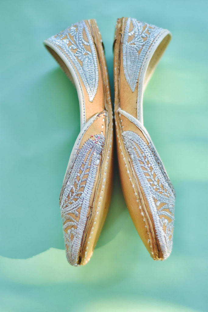 Khussas | Chandni - CHAPTER 13