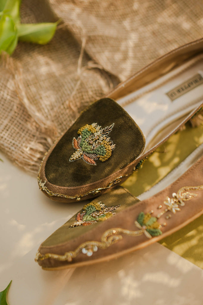 Pumps | Gul e Daudi III - CHAPTER 13